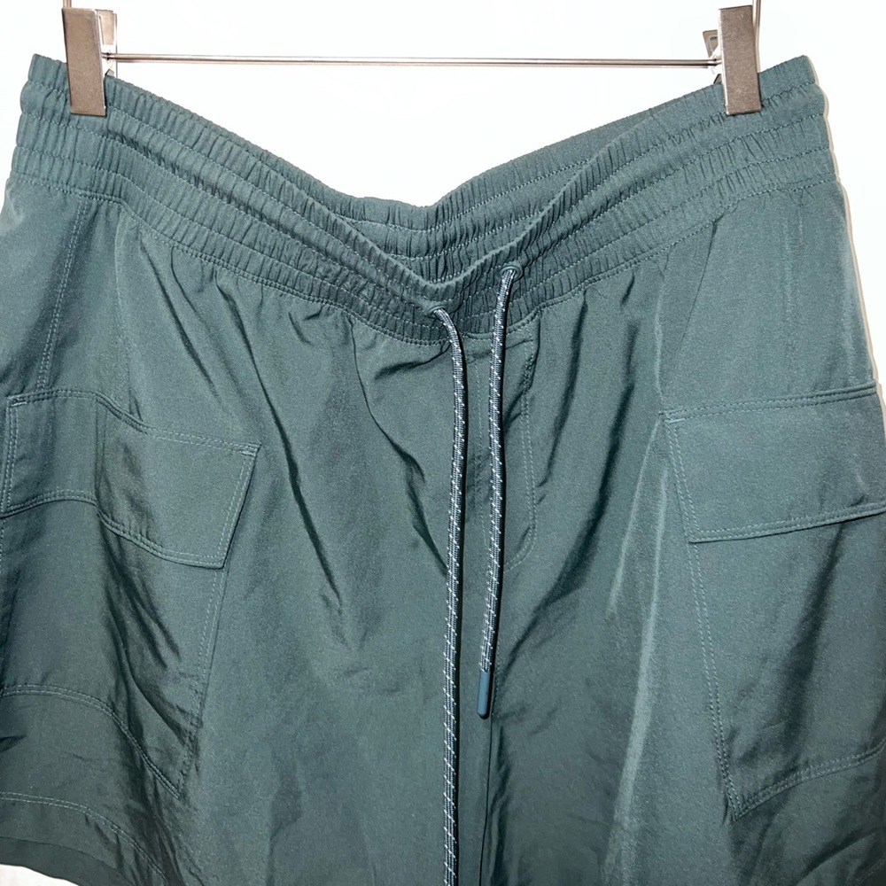 Old Navy: stretchtech 5in inseam active short